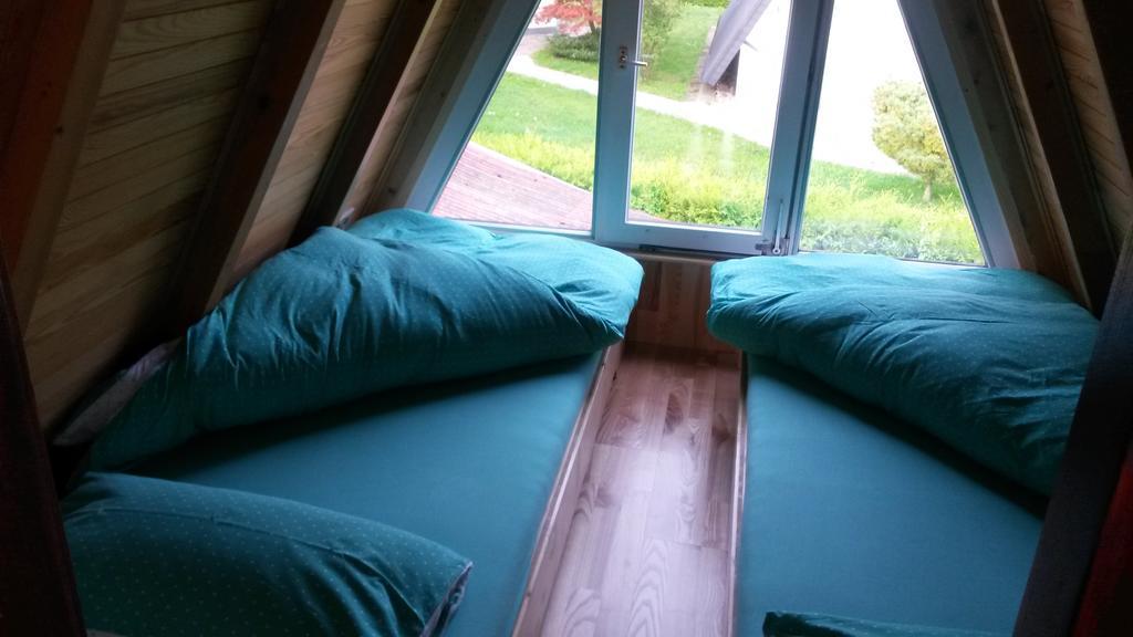 Nurdachhaus Ferienpark Schellbron Schellbronn Zimmer foto